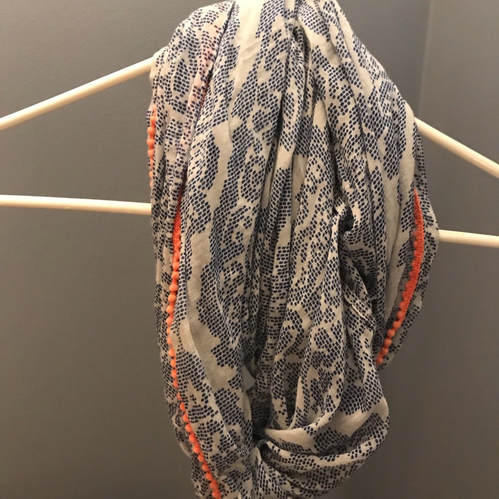 Infinity scarf